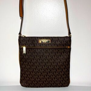 NWOT Michael Kors Signature Bedford Small Crossbody